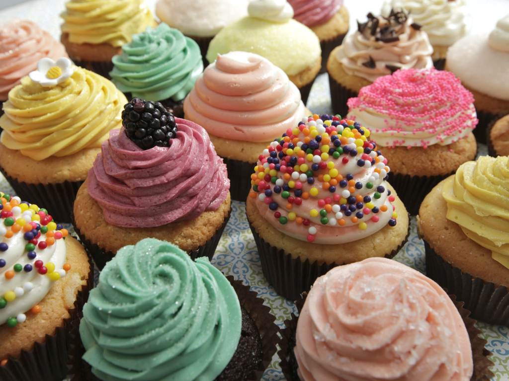 cw_set-art-multi-cupcakes_s4x3 (1)