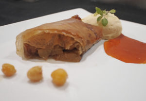 Strudel met kikkererwtenroomijs